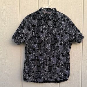 Creative Destruction Isometric City Scape Pattern Shirt Men’s Sz XL Black White